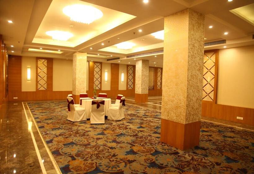 בית מלון כפרי The Place Gurugram, A Member Of Radisson Individuals