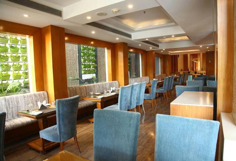 בית מלון כפרי The Place Gurugram, A Member Of Radisson Individuals