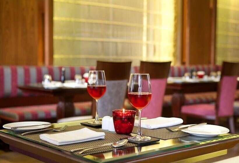 בית מלון כפרי The Place Gurugram, A Member Of Radisson Individuals