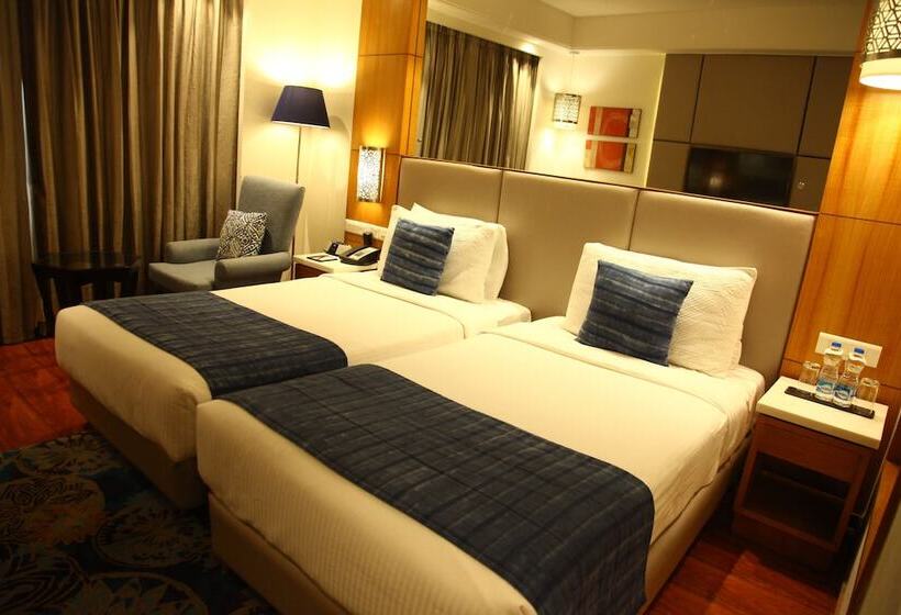 בית מלון כפרי The Place Gurugram, A Member Of Radisson Individuals