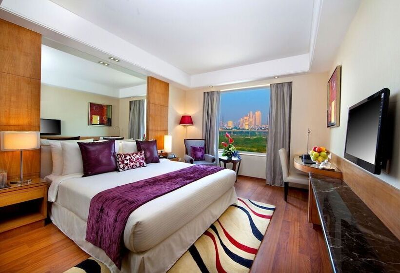 בית מלון כפרי The Place Gurugram, A Member Of Radisson Individuals