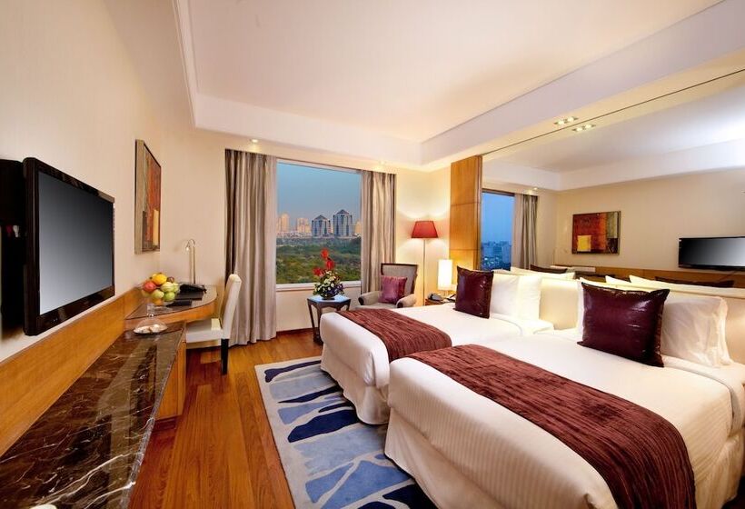 בית מלון כפרי The Place Gurugram, A Member Of Radisson Individuals