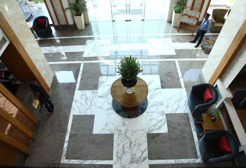 בית מלון כפרי The Place Gurugram, A Member Of Radisson Individuals