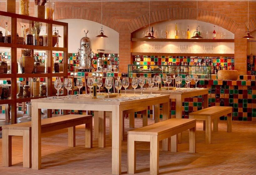 בית מלון כפרי The Westin Resort Costa Navarino