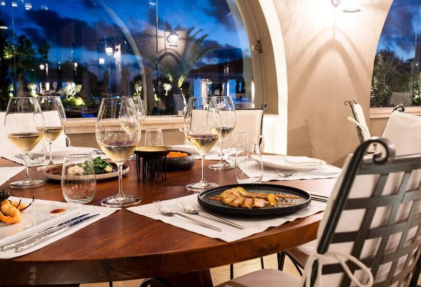 בית מלון כפרי The Westin Resort Costa Navarino