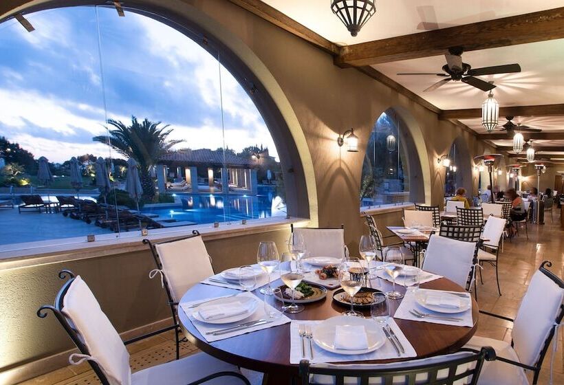 בית מלון כפרי The Westin Resort Costa Navarino