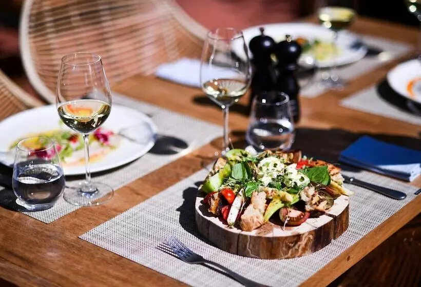 בית מלון כפרי The Westin Resort Costa Navarino