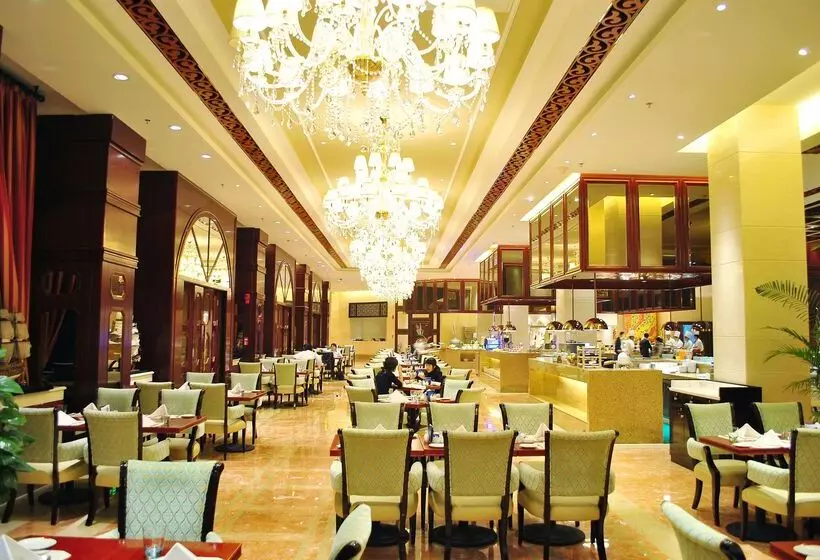 Отель Wyndham Grand Plaza Royale Palace Chengdu