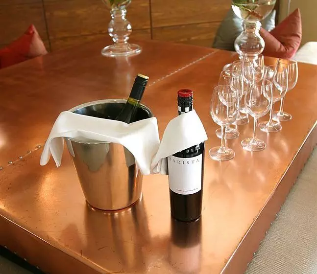 Отель The Aviator  Or Tambo International Airport