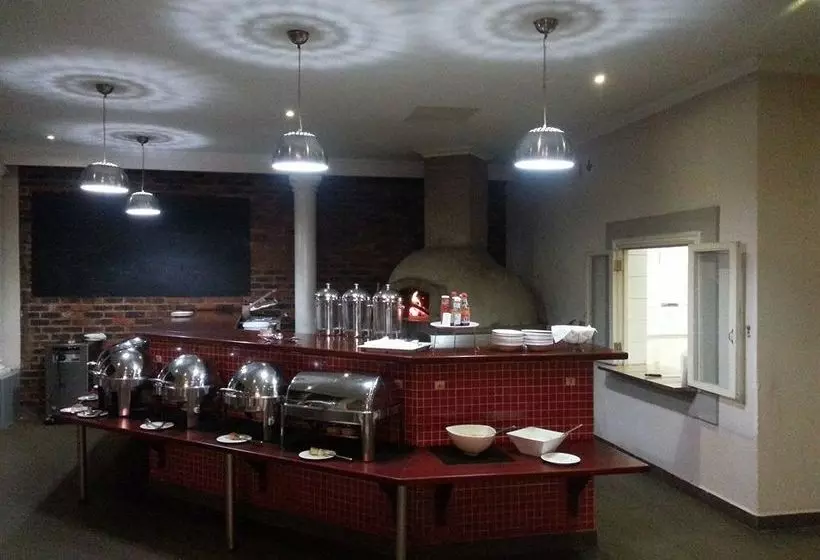 Отель The Aviator  Or Tambo International Airport