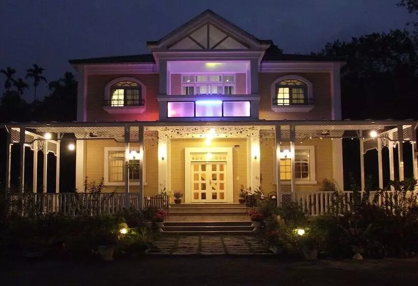 هتل Chambord Castle