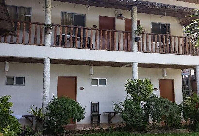 فندق Fat Jimmy's Resort Boracay