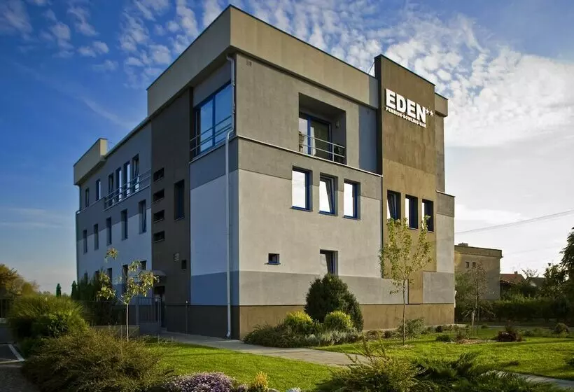 هتل Pension Eden