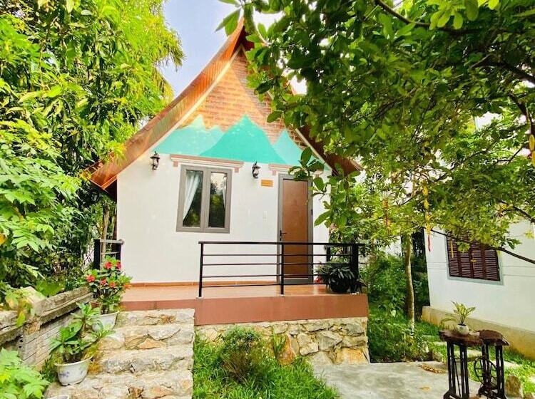 هتل Tropical Valley Homestay Villas