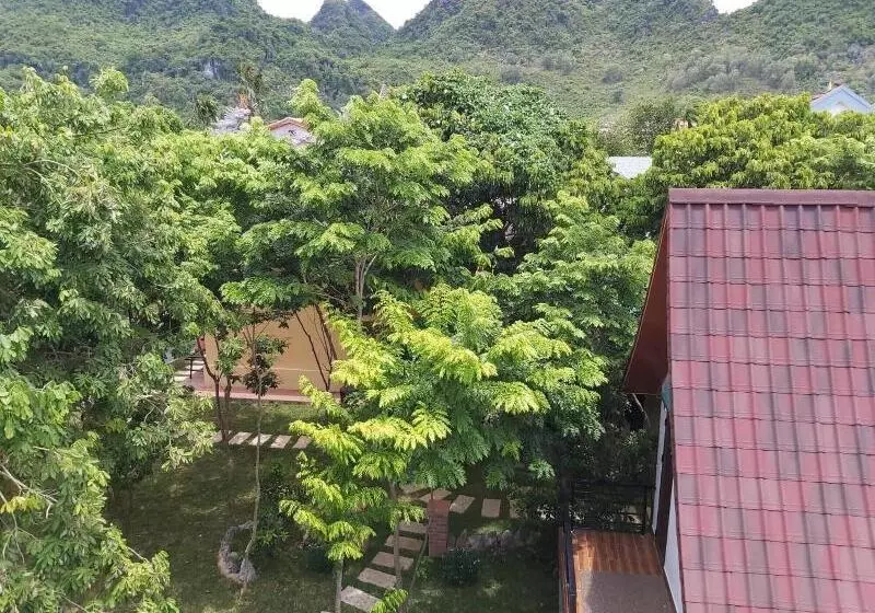 هتل Tropical Valley Homestay   Villas