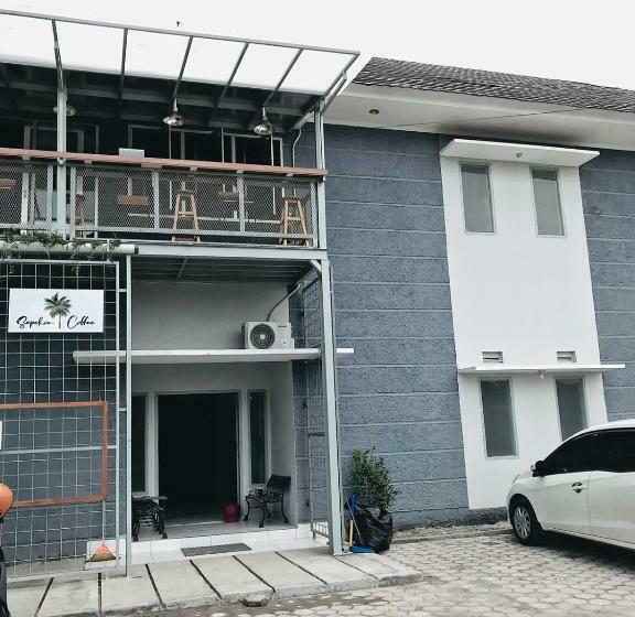 הוסטל Sepohon Kost