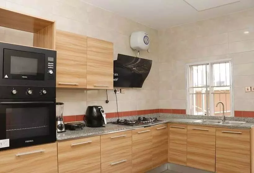 تختخواب و صبحانه Westwing Hotels And Apartments Lekki