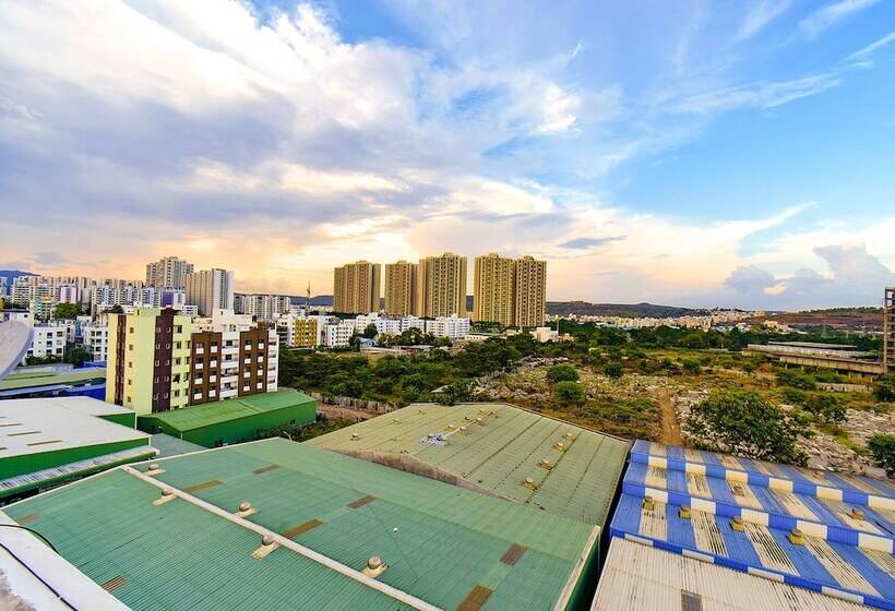 Fabhotel White House