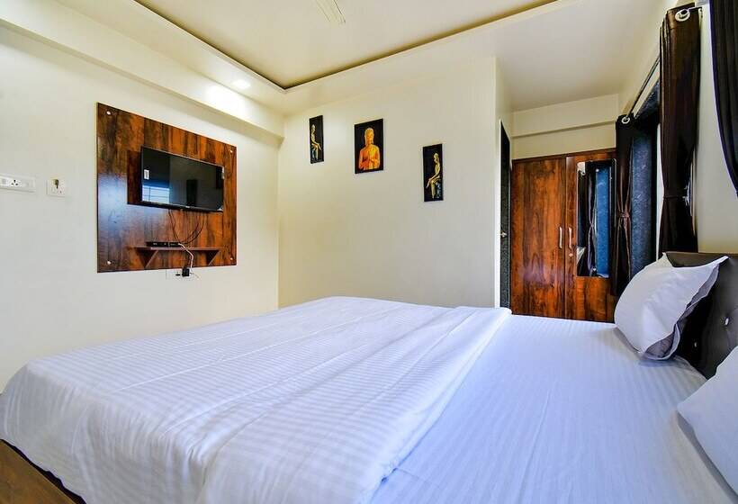 Fabhotel White House