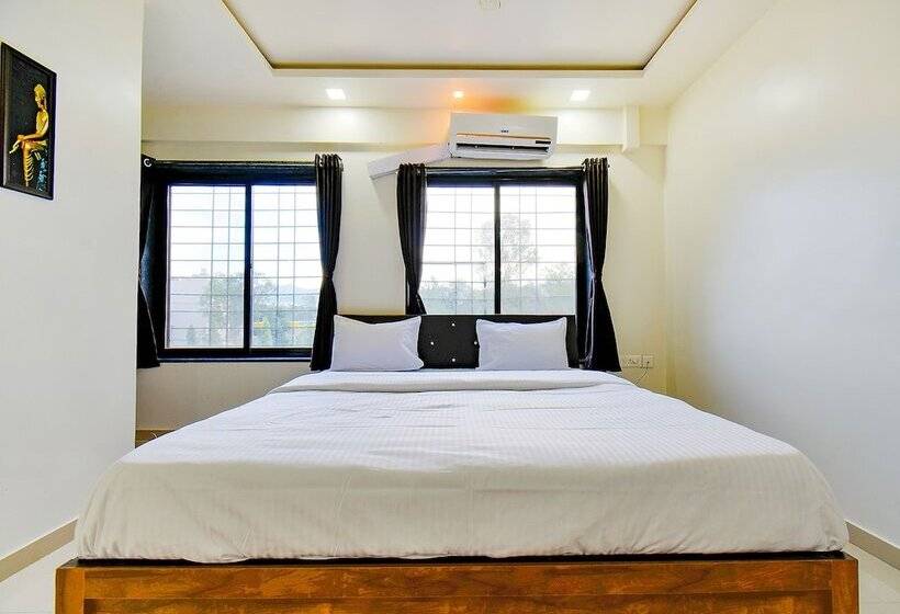 Fabhotel White House