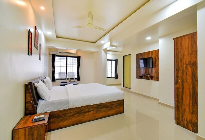 Fabhotel White House