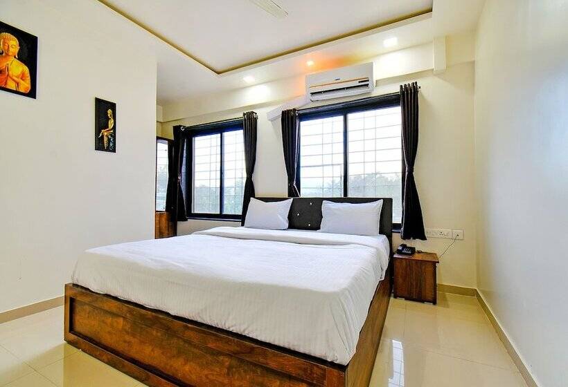 Fabhotel White House