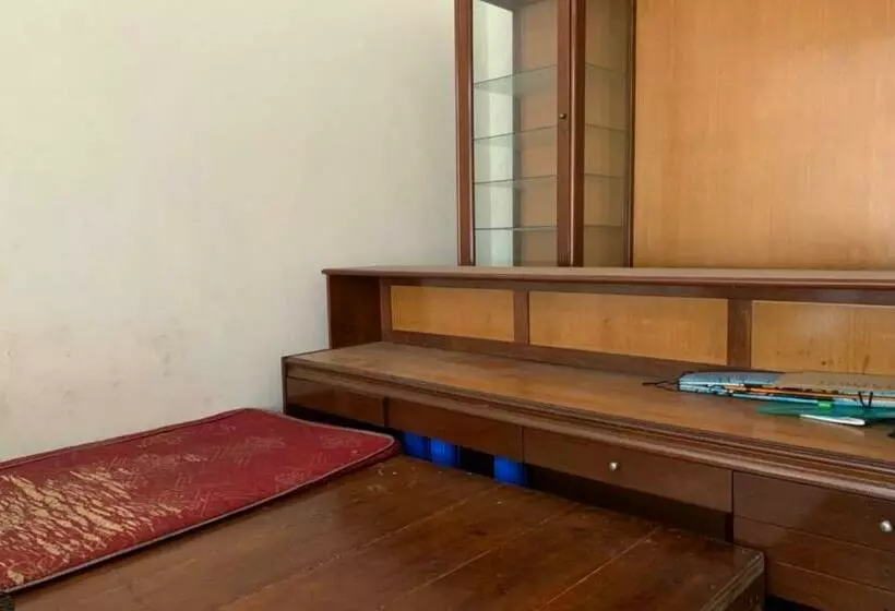 ホテル Oyo 90699 Yellow White Guesthouse Palu