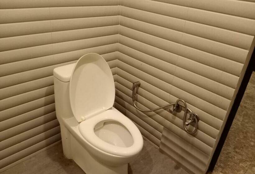 בית מלון כפרי Ss  And Restaurant By Wb Inn