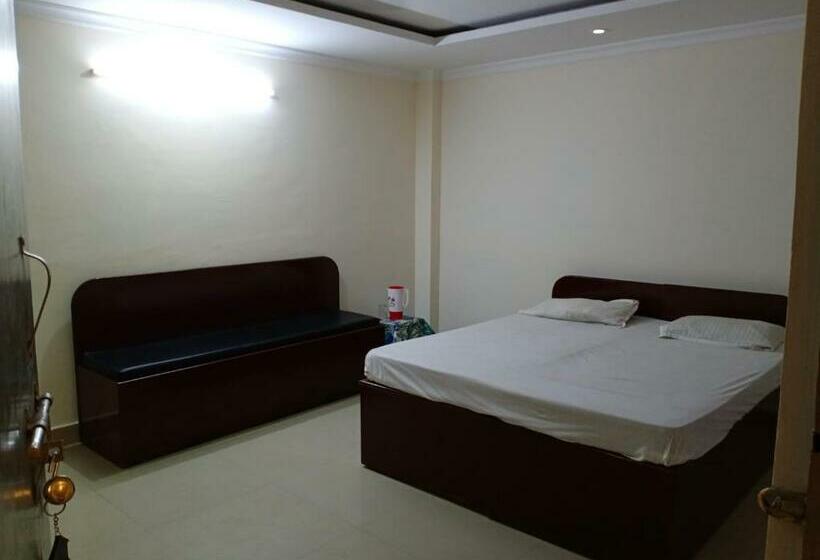 בית מלון כפרי Ss  And Restaurant By Wb Inn