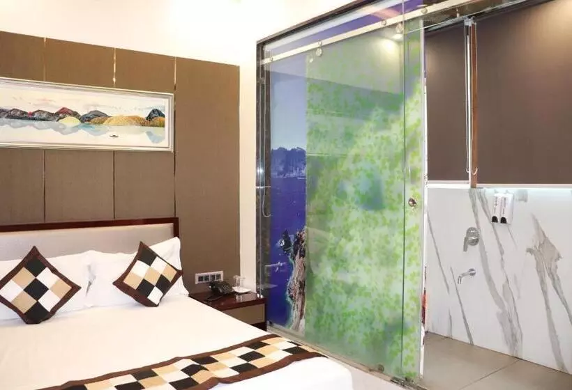 Hotelli Shivam Palace 1 Km From Railway Station 1 Km From Bus Stand