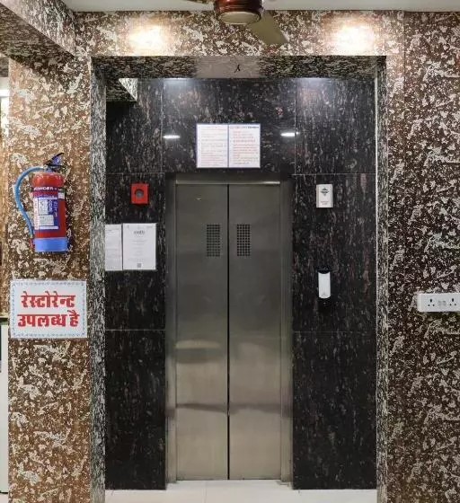 Hotelli Shivam Palace 1 Km From Railway Station 1 Km From Bus Stand
