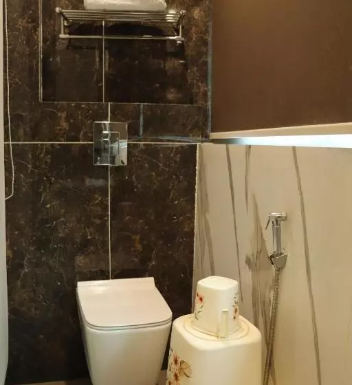 Hotelli Shivam Palace 1 Km From Railway Station 1 Km From Bus Stand