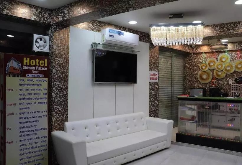Hotelli Shivam Palace 1 Km From Railway Station 1 Km From Bus Stand