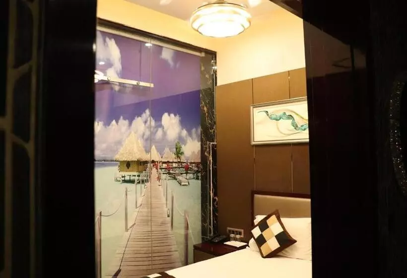 Hotelli Shivam Palace 1 Km From Railway Station 1 Km From Bus Stand