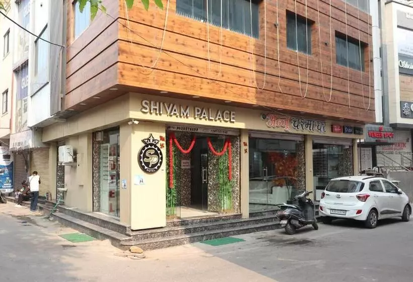 Hotelli Shivam Palace 1 Km From Railway Station 1 Km From Bus Stand