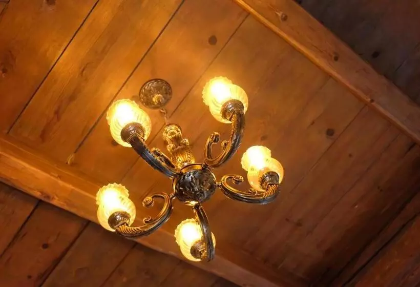 ベッドアンドブレックファースト Konak Bi̇ndalli