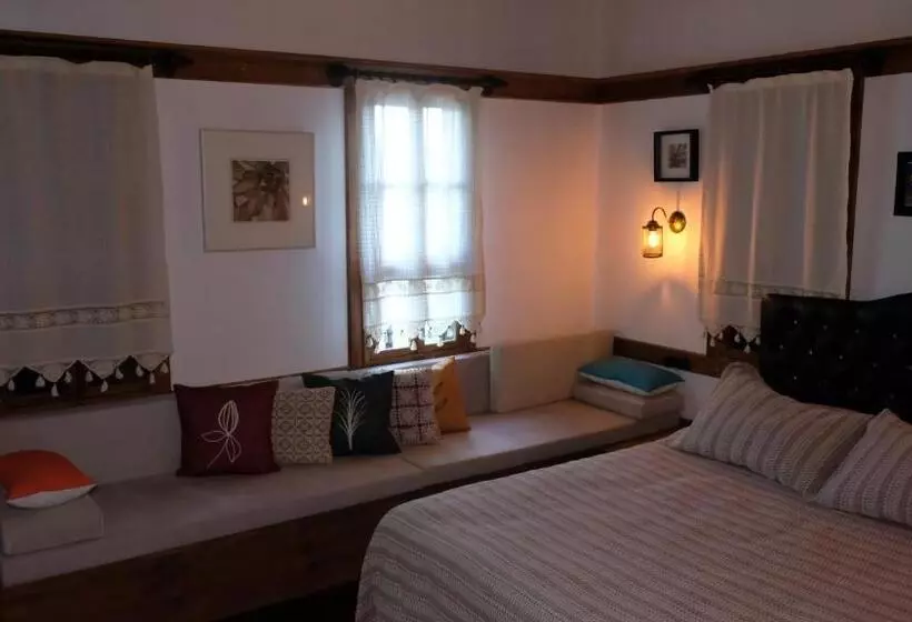 ベッドアンドブレックファースト Konak Bi̇ndalli