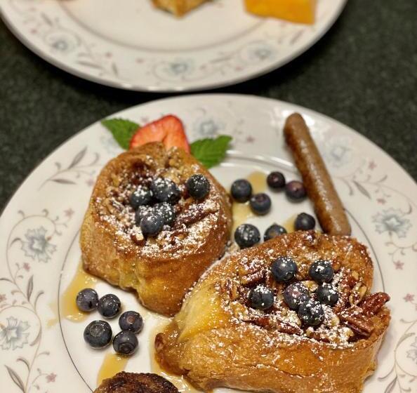 Grady House Bed And Breakfast