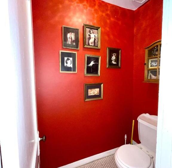 Grady House Bed And Breakfast