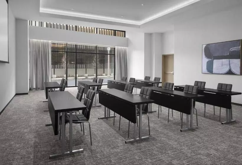 Ac Hotel By Marriott St Louis Central West End