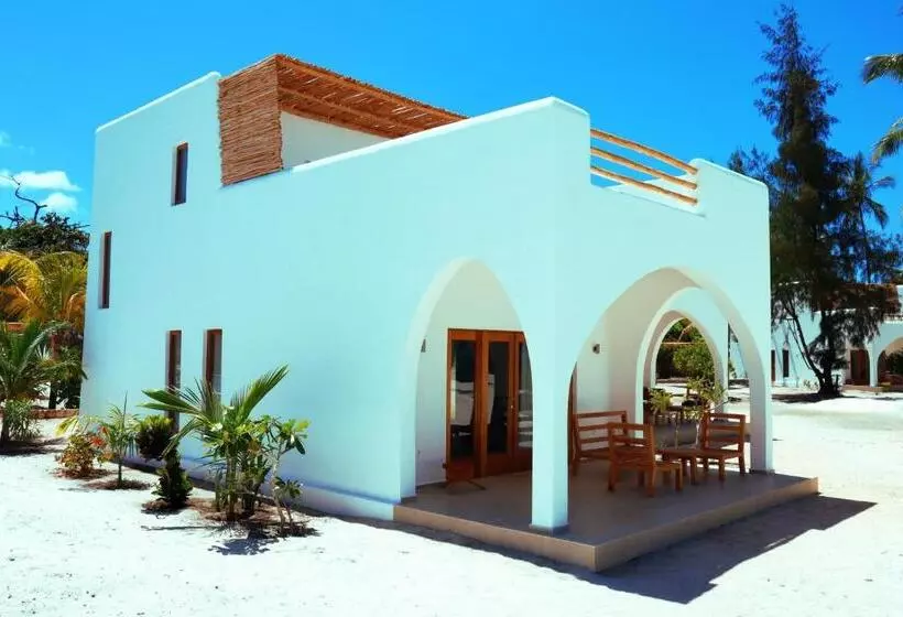Hotelli Kijani Beach Villas