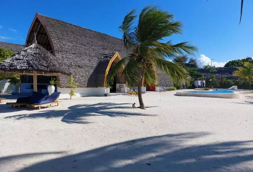 Hotelli Kijani Beach Villas