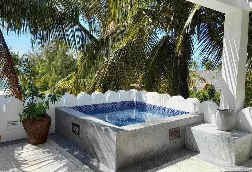 Hotelli Kijani Beach Villas