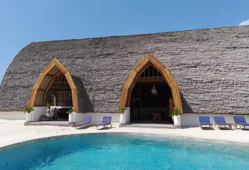 Hotelli Kijani Beach Villas