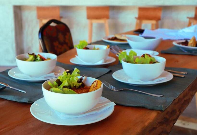 בית מלון כפרי Kijani Beach Villas