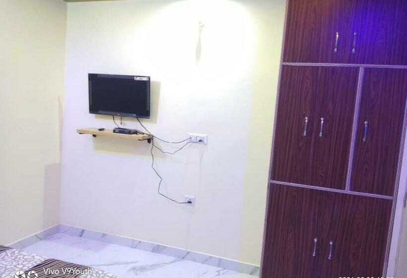 Szálloda Pop 82818  Tpm