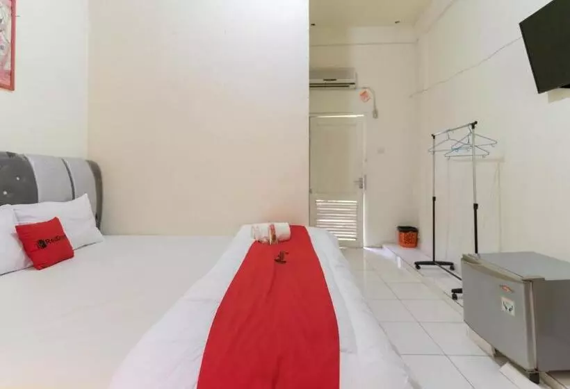 ホテル Reddoorz Syariah @ Jalan Jendral Sudirman Jambi