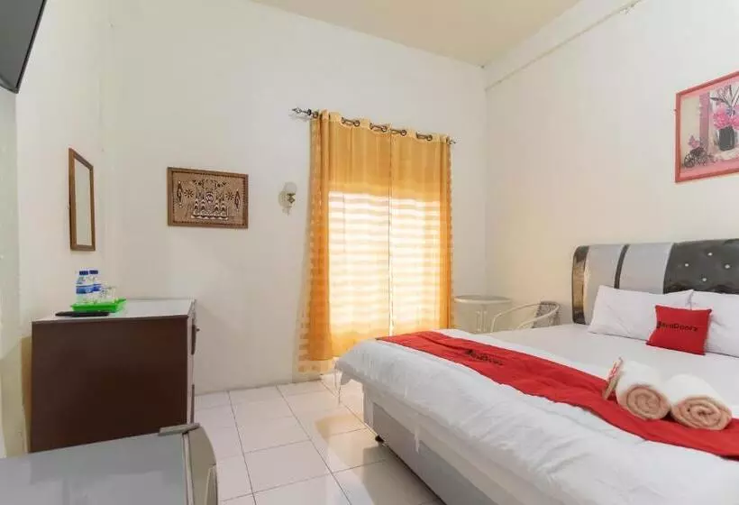 ホテル Reddoorz Syariah @ Jalan Jendral Sudirman Jambi