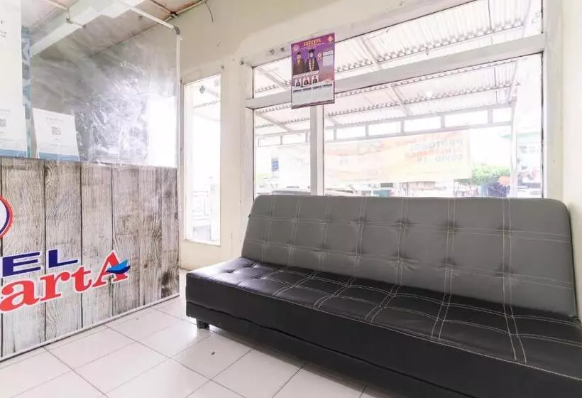 ホテル Reddoorz Syariah @ Jalan Jendral Sudirman Jambi