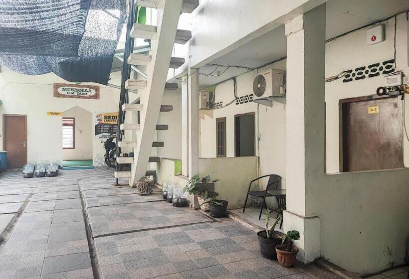 فندق Reddoorz Syariah @ Jalan Jendral Sudirman Jambi